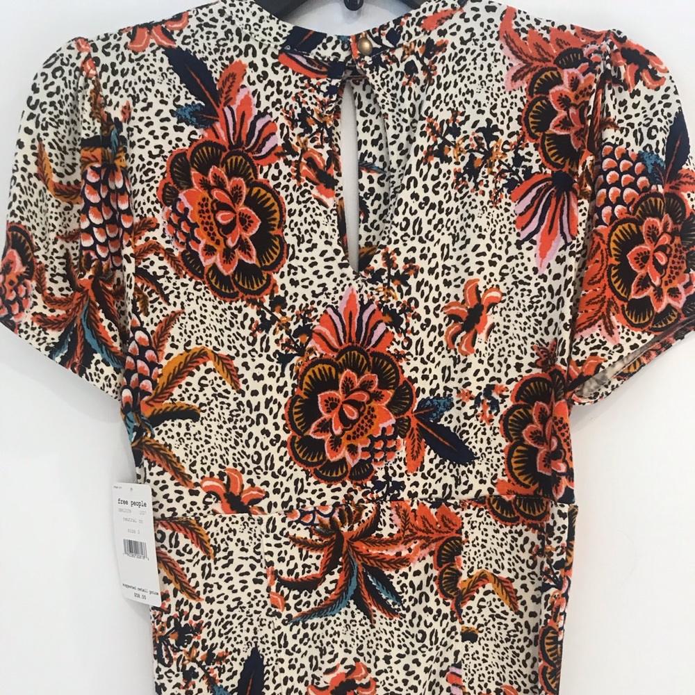 Free people top size small. NWT